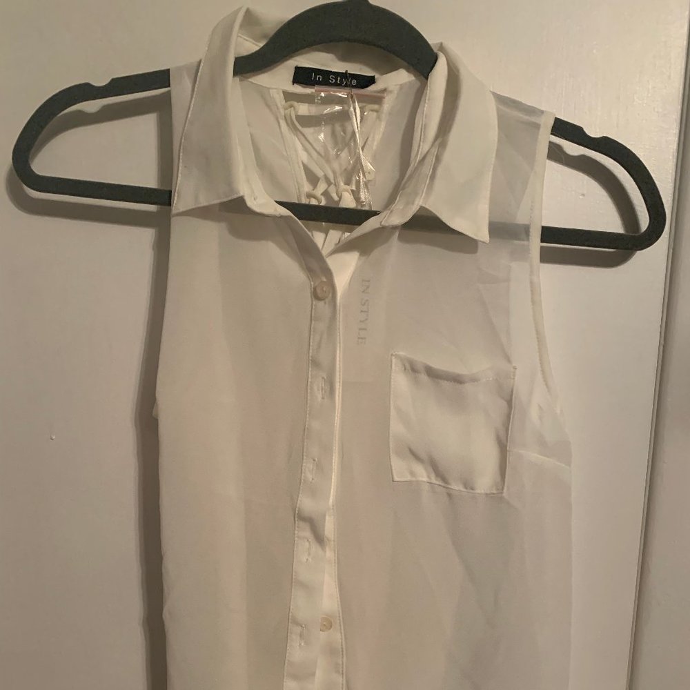 NWT IN STYLE CREAM SLEEVELESS SHEER BLOUSE SZ M